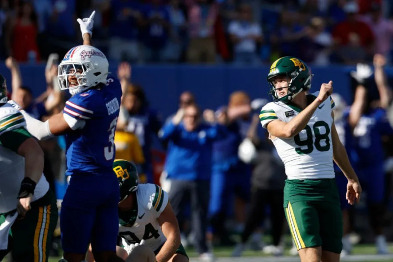 Kansas edges Baylor 25-24 in homecoming comeback