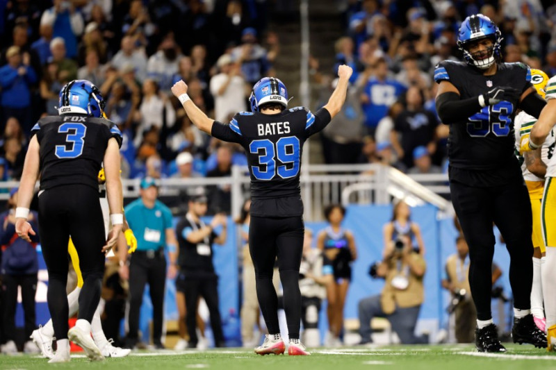 Lions Defeat Packers 20-17, Move to 4-2; Packers Drop to Last in NFC North