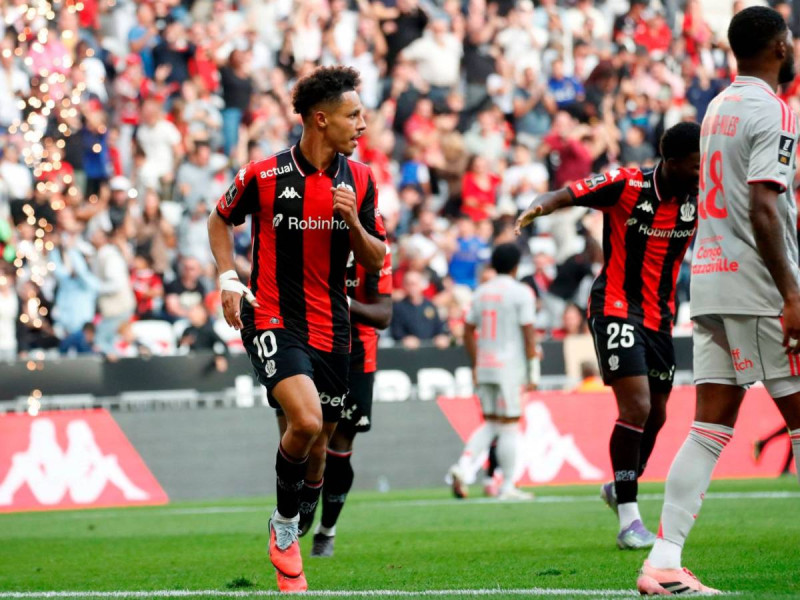 Lyon takes Ligue 1 lead with 2-1 comeback win over Nice