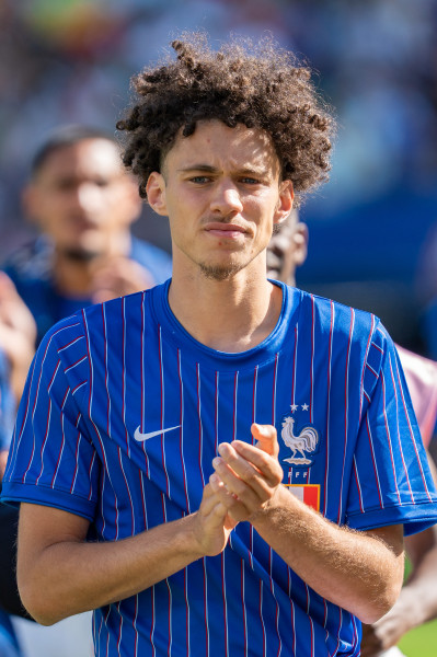 Maghnes Akliouche leads PSG to 4-2 win over Manchester City