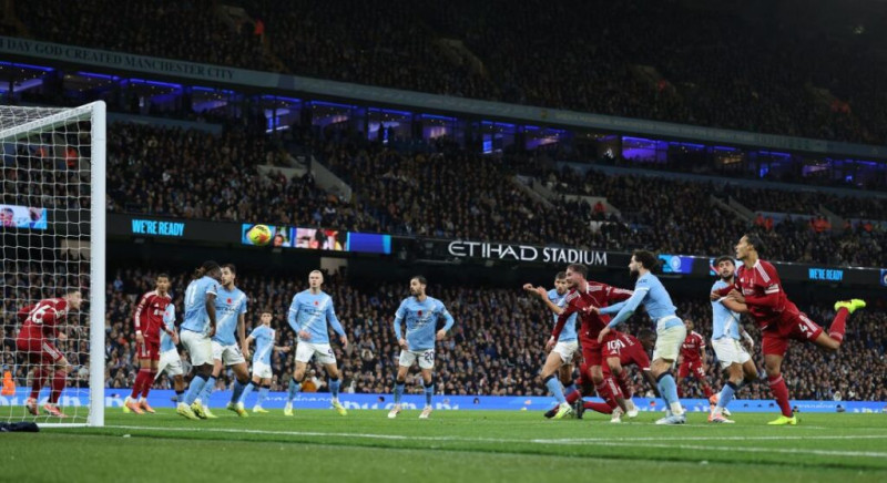 Manchester City and Liverpool Clash in Epic EPL Showdown