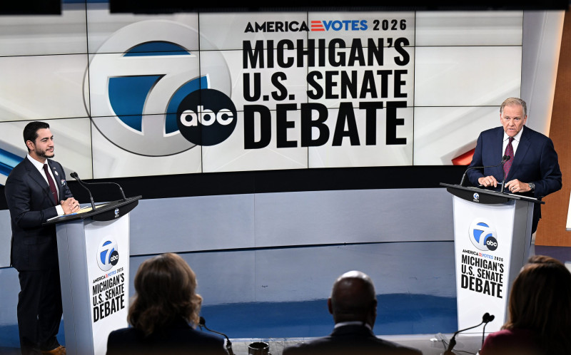 Michigan Senate Race Intensifies with Debate, Trump Rhetoric and Early Voting Surge