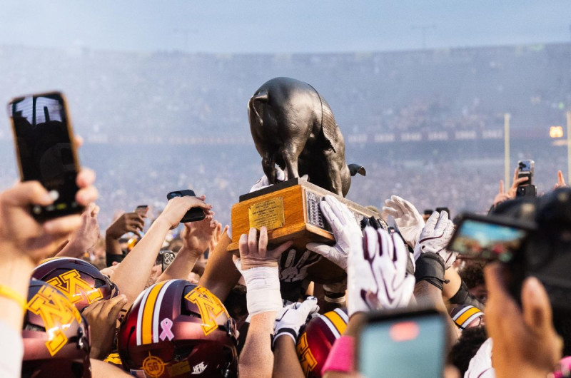 Minnesota Defeats No. 15 Iowa 13-10 on Walk‑Off Field Goal, Reclaims Floyd of Rosedale Trophy