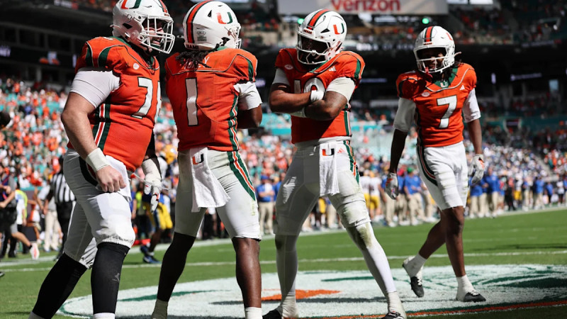 No. 1 Miami Hurricanes defeat Pittsburgh Panthers 52-23