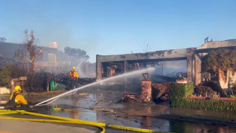 Norte Fire burns 570 acres, damages homes in San Clemente