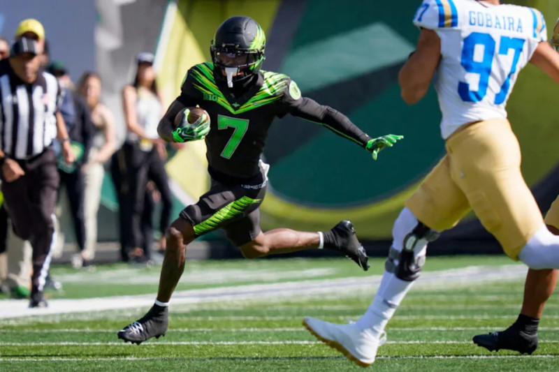Oregon receiver Evan Stewart booked on DUII charge