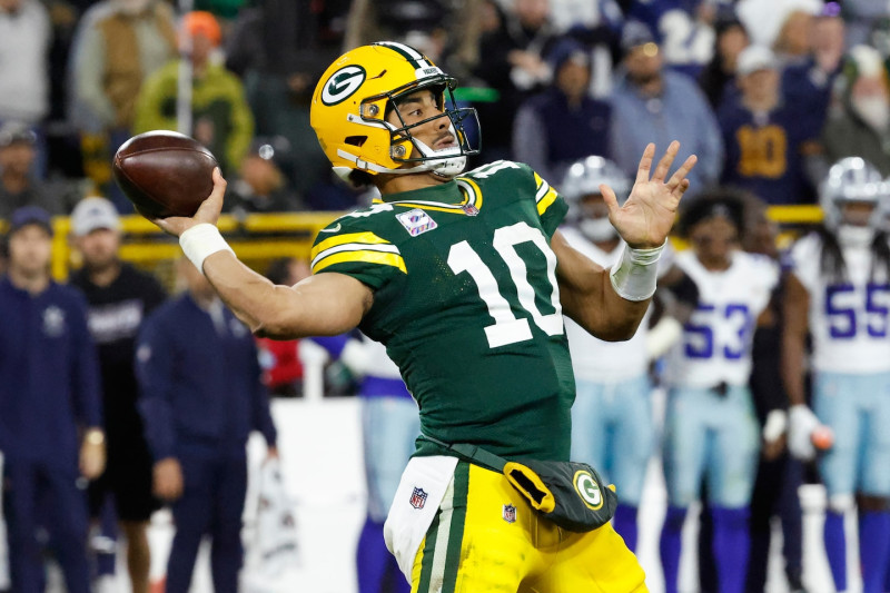 Packers Defeat Cowboys 23-13 on Sunday Night Football, Love Scores Rushing TD
