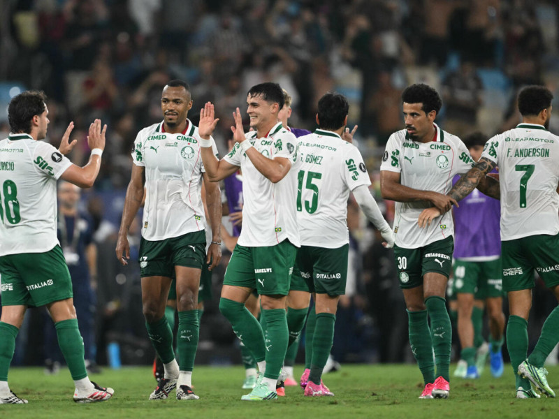 Palmeiras beats Fluminense 2-1 to take semifinal lead at Maracanã