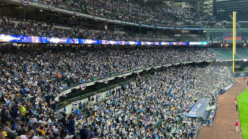 Rays Win Game 4 as Brewers Fans Fill American Family Field Watch Party