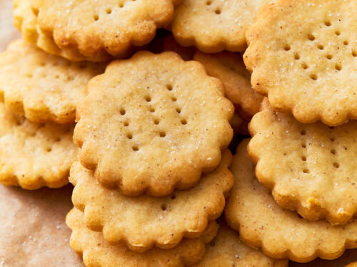 Ritz launches first gluten‑free crackers, sparking excitement and debate