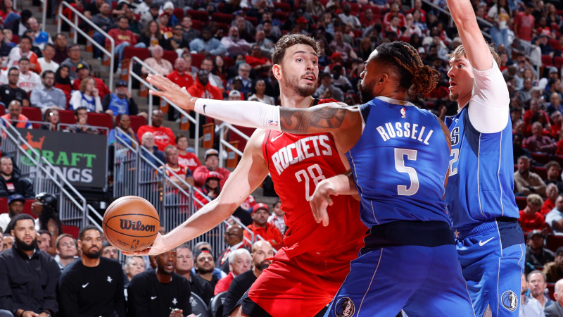 Rockets and Mavericks Clash as NBA Fans Flock to Watch Texas Rivalry