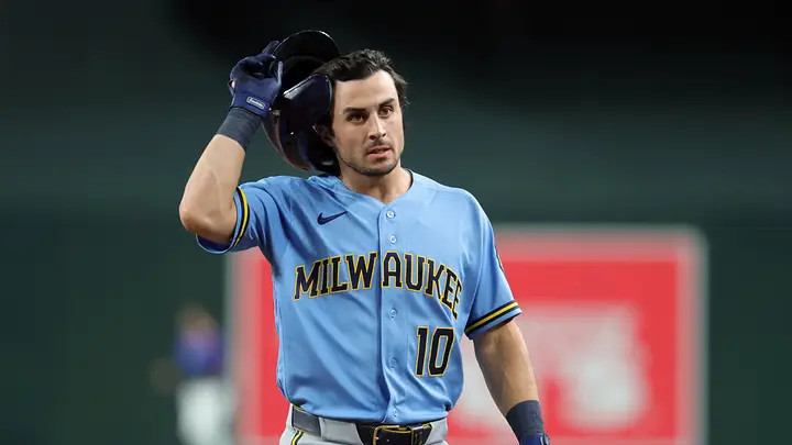 Sal Frelick's Injury and Team Dynamics Spotlights Brewers’ World Series Quest