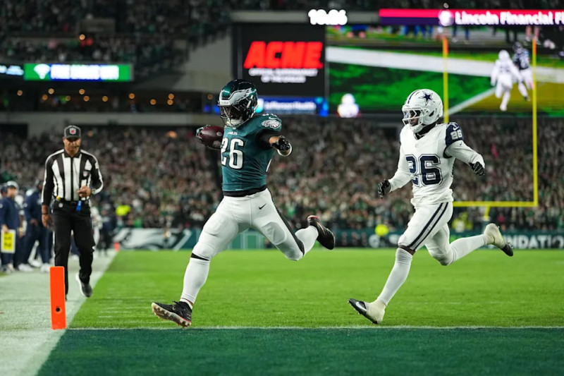 Saquon Barkley Listed as Active for Eagles' Week 7 Monday Night Game vs. Cowboys