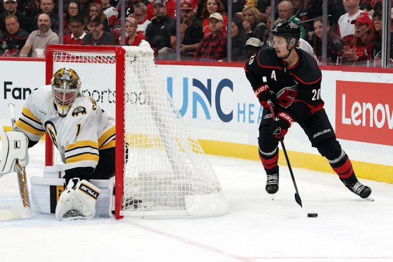 Sebastian Aho’s Late Goal Lifts Hurricanes Over Bruins 2-1, Goalie Kochetkov Improves to 8-0-0