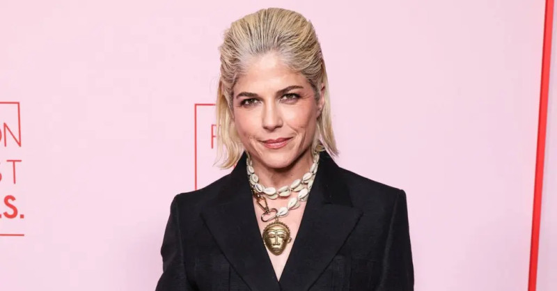 Selma Blair arrested after alleged assault on Delta flight