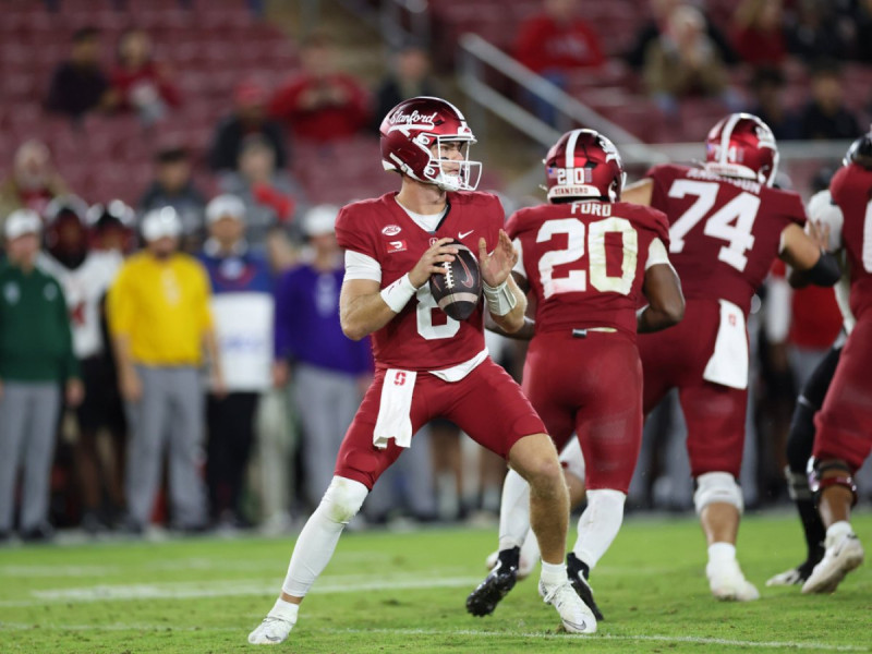 Stanford edges NC State 31-28 behind Davis Warren's four‑touchdown effort
