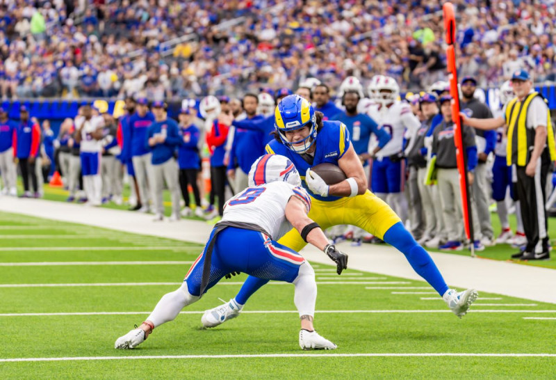 Rams' Alaric Jackson punches Bills' Bradley Chubb after overtime win