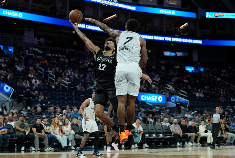 Ja'Kobi Gillespie scores 25 in Spurs’ 94-82 Summer League win
