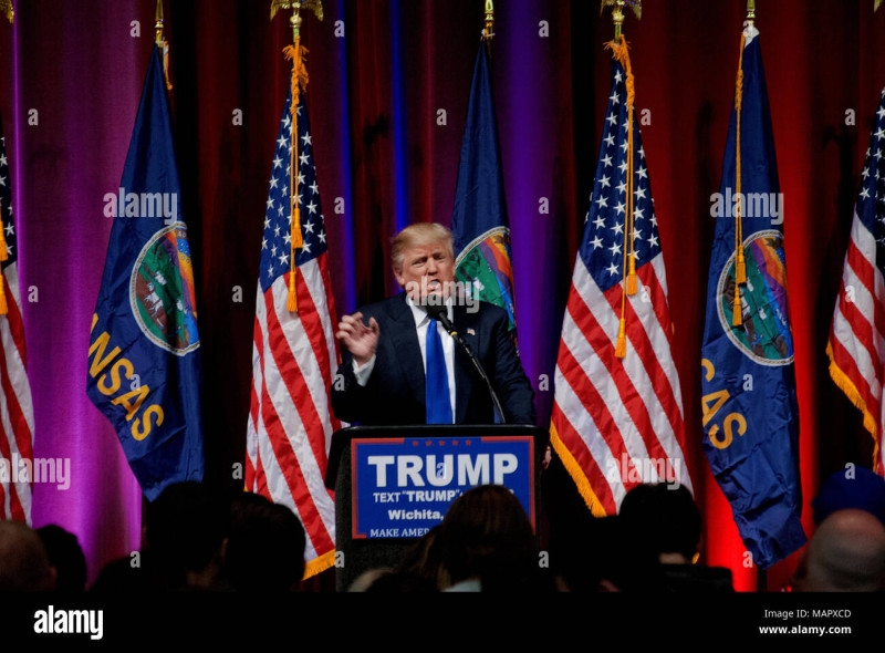 Trump's Kansas Campaign Stops Energize Midterm Politics