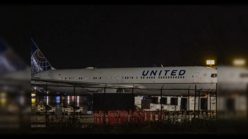 United flight returns to Las Vegas after passenger texts about hijacking